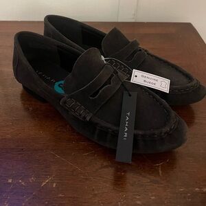 NWT Tahari Women's Dark Brown Suede Loafers size 8